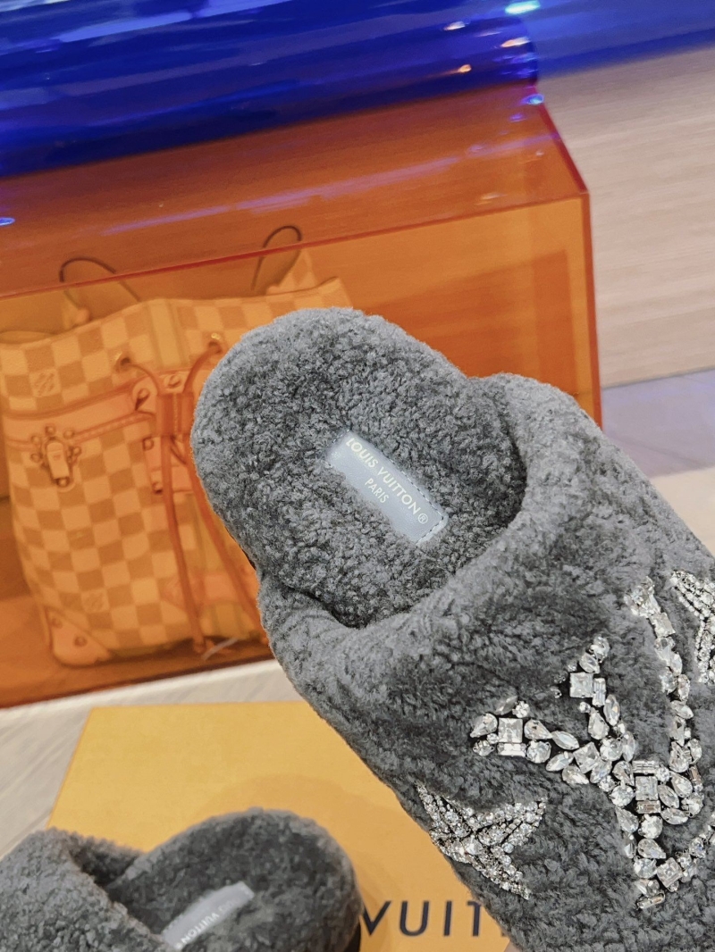 Louis Vuitton Slippers